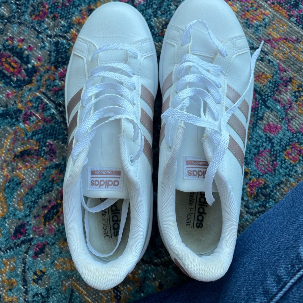 Adidas cloud foam tennis shoes